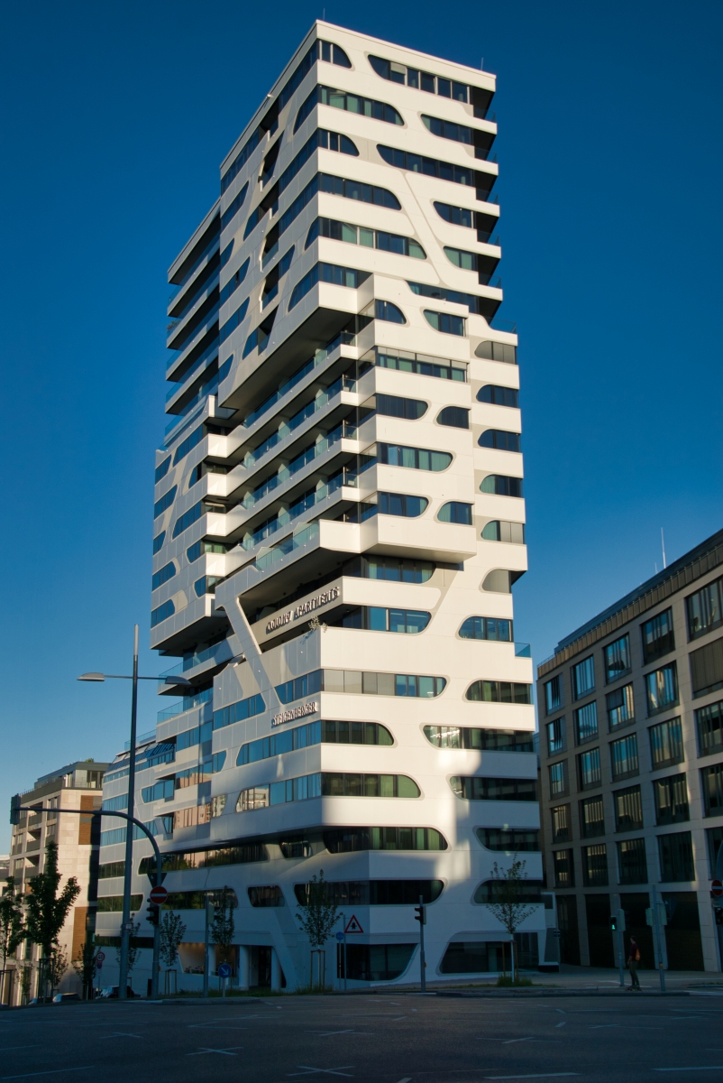 Betonfertigteile an moderner Fassade – ART Beton GmbH