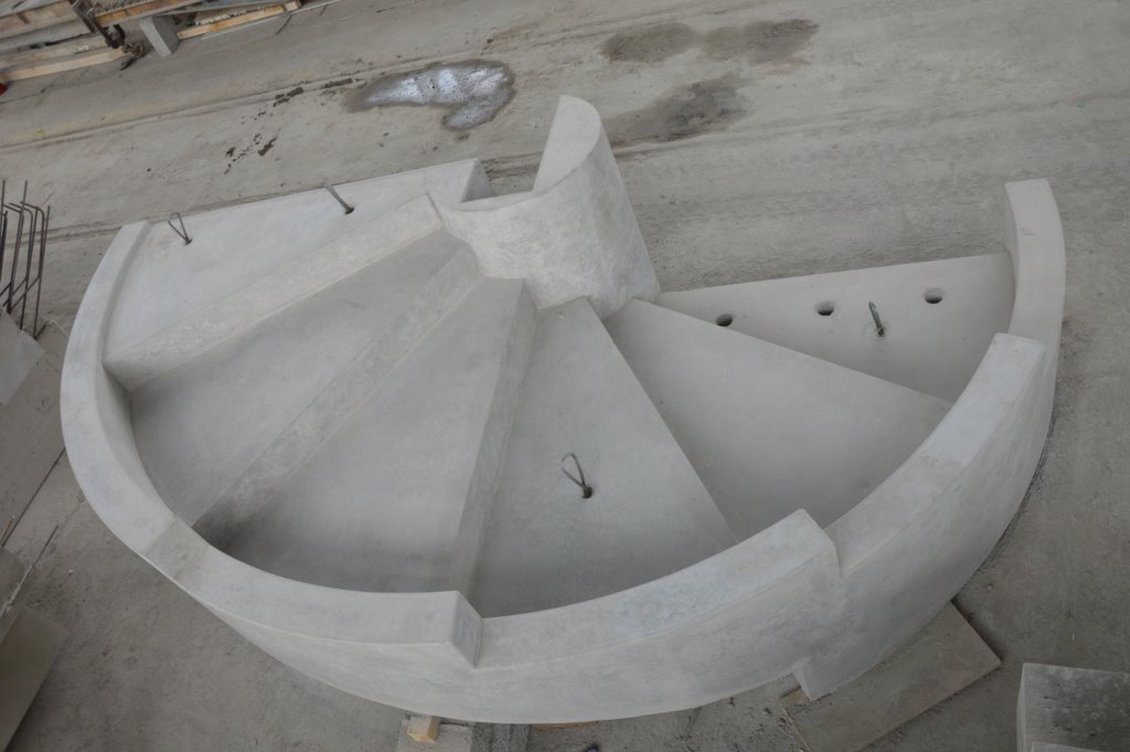 Betonfertigstufen und Treppenanlagen aus Beton